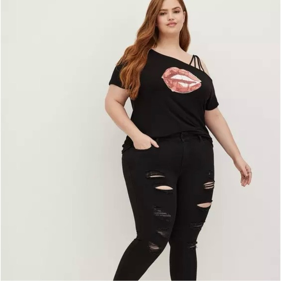 Torrid NWT Graphic Classic Fit Super Soft Off Shoulder Strappy Tee Size 1 - Picture 1 of 12